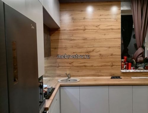 Светло-серая угловая кухня с матовыми фасадами. Изготовление недорого.